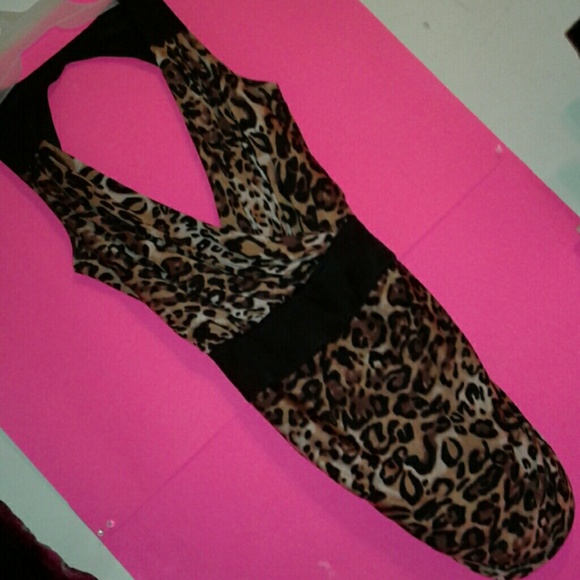 SM BEBE DRESS BACK OUT FRONT LOW CUT LEOPARD PRINT - Picture 4 of 8